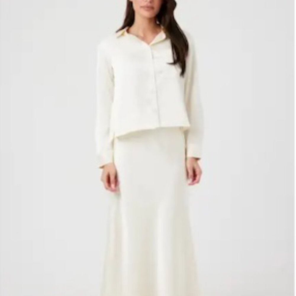 By Tess - Elegant Cream Skirt